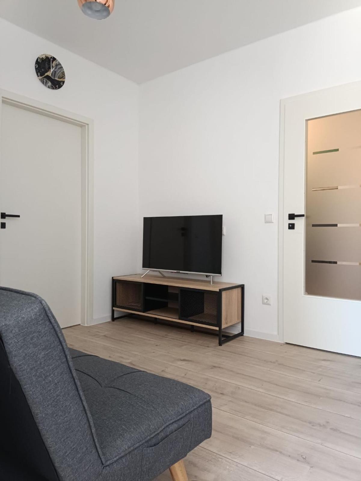 Ferienwohnung Enzian - Naehe Kapellplatz - Oeffentlicher Parkplatz - Aufzug Altotting Exterior photo