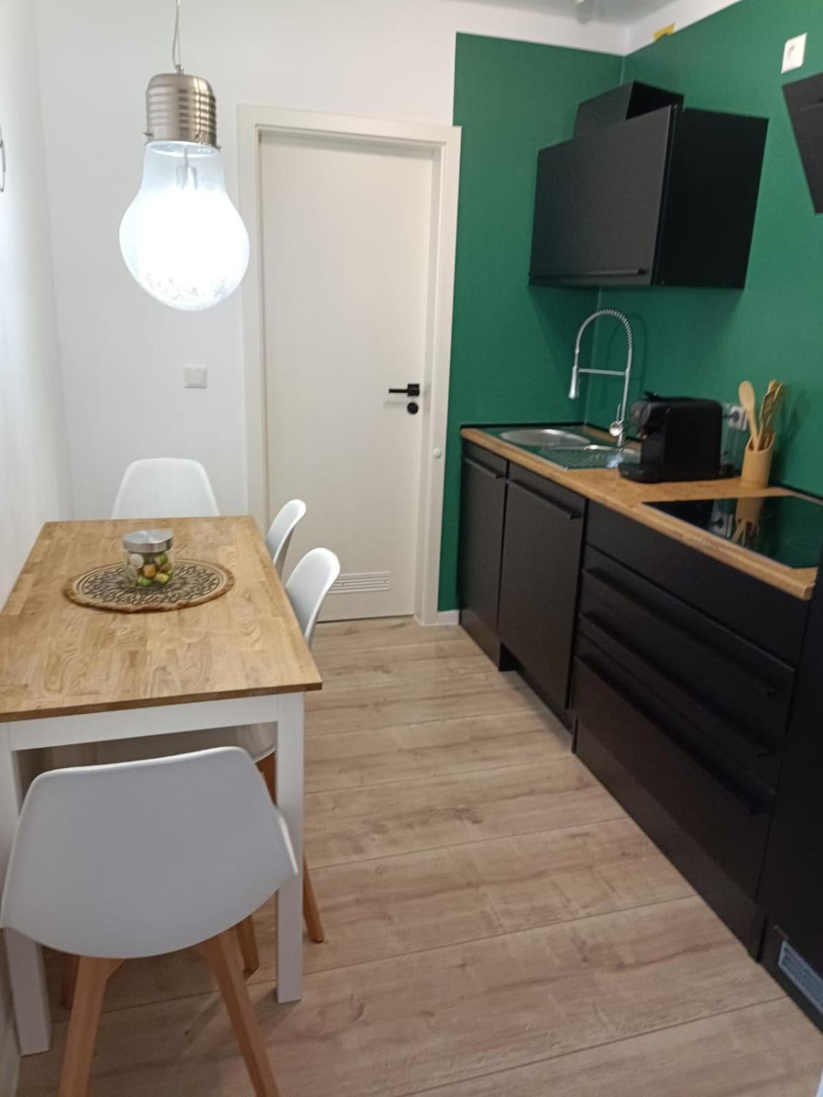 Ferienwohnung Enzian - Naehe Kapellplatz - Oeffentlicher Parkplatz - Aufzug Altotting Exterior photo